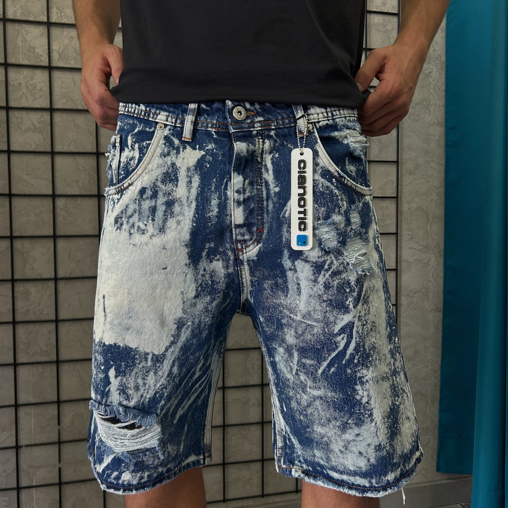 Shorts spin blue