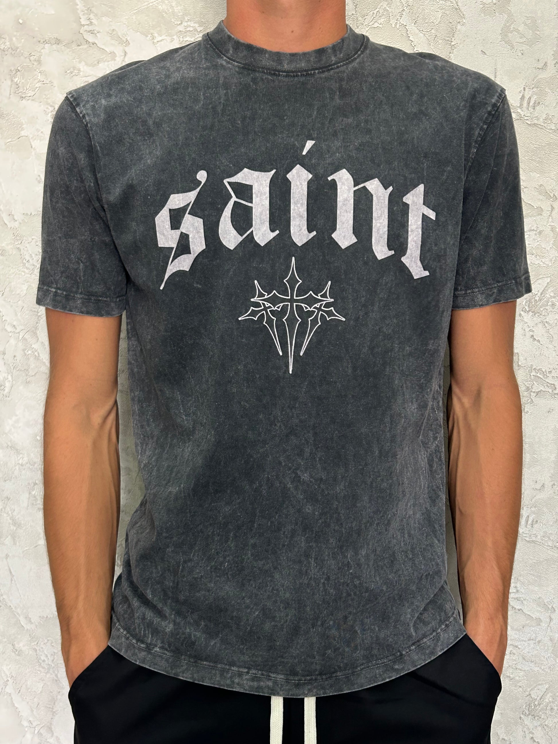 T-shirt saint