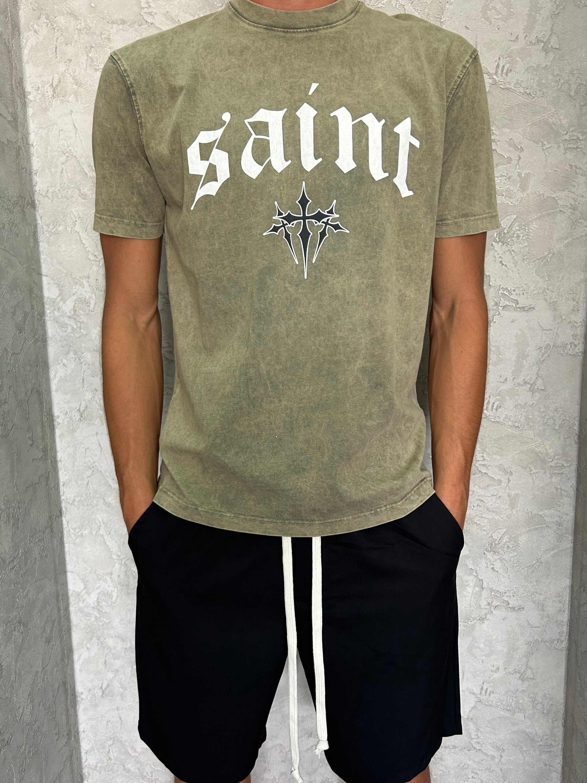 T-shirt saint