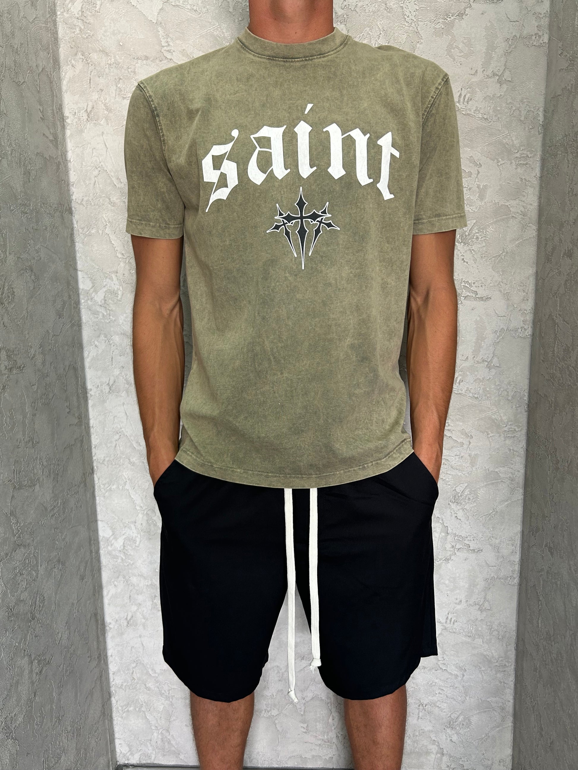 T-shirt saint