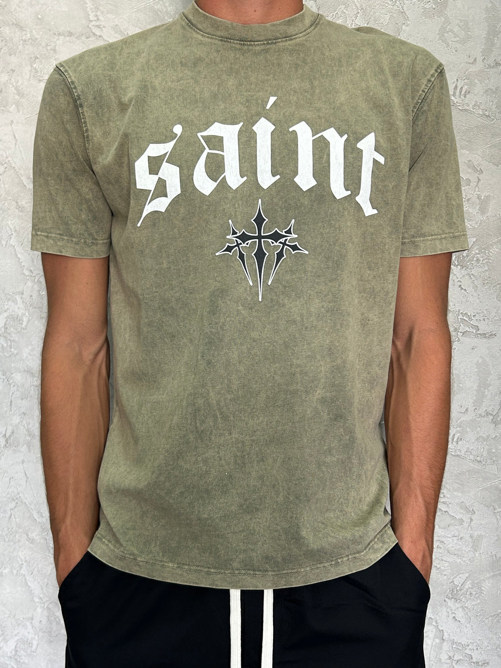 T-shirt saint