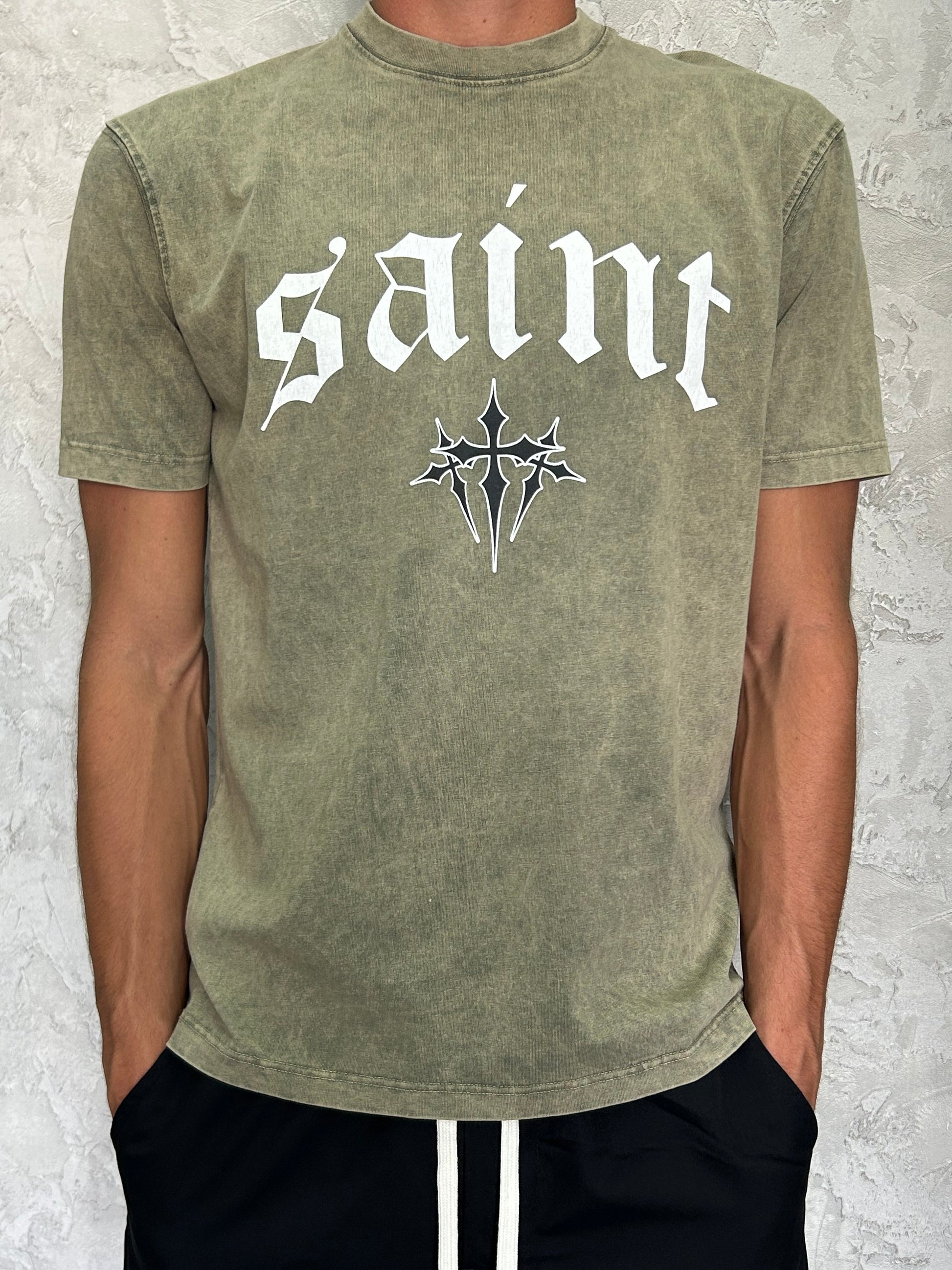 T-shirt saint